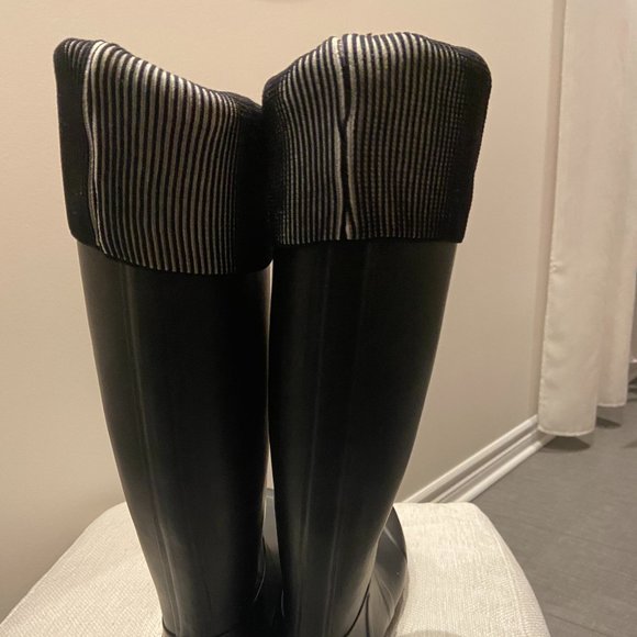 Hunter Black Women's Winter & Rain Boots - Picture 8 of 8